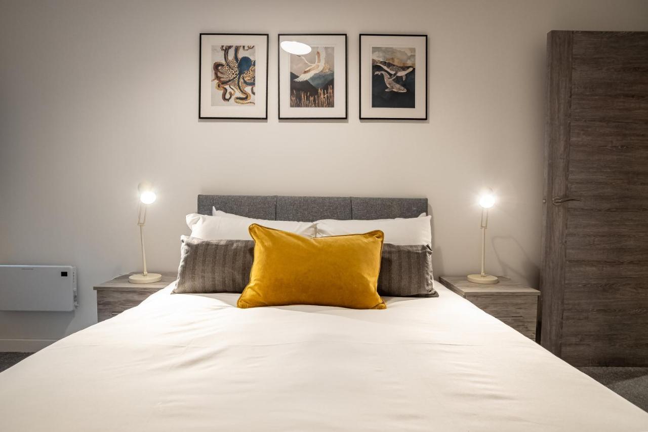 Two Bedroom - Central Peterborough Apartment - Bayard Apartments 外观 照片