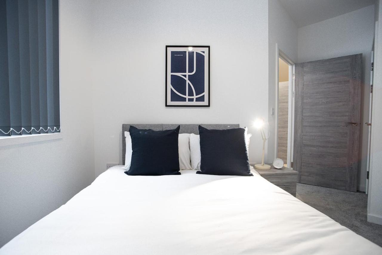 Two Bedroom - Central Peterborough Apartment - Bayard Apartments 外观 照片