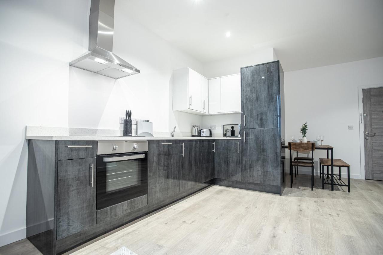 Two Bedroom - Central Peterborough Apartment - Bayard Apartments 外观 照片